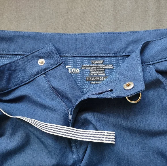 ZYIA Not Just A Trail Short - Picture 5 of 10